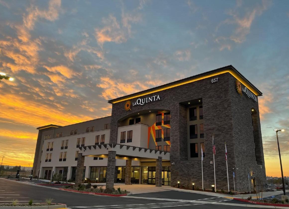 La Quinta Inn And Suites By Wyndham Lincoln Eksteriør bilde