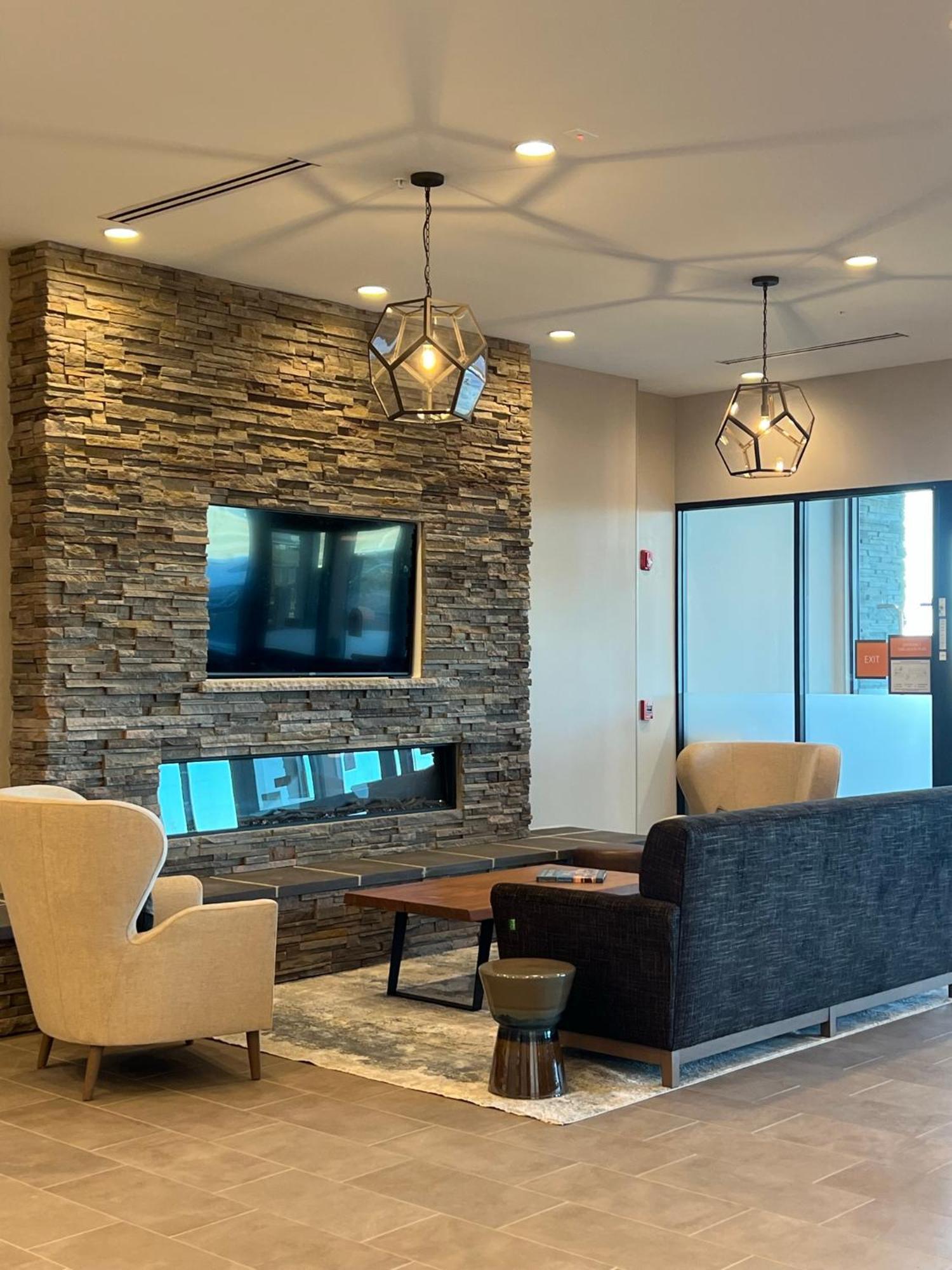 La Quinta Inn And Suites By Wyndham Lincoln Eksteriør bilde